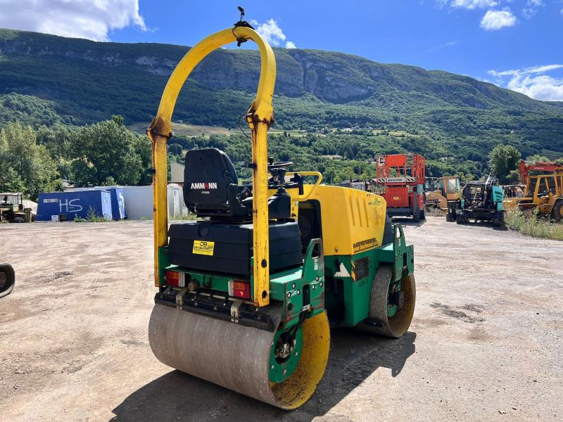 Ammann COMPACTEUR AV26-2 ROULEAU TANDEM VIBRANT ARTICULÉ - Mini válec: obrázek 4 Ammann COMPACTEUR AV26-2 ROULEAU TANDEM VIBRANT ARTICULÉ - Mini válec: obrázek 4