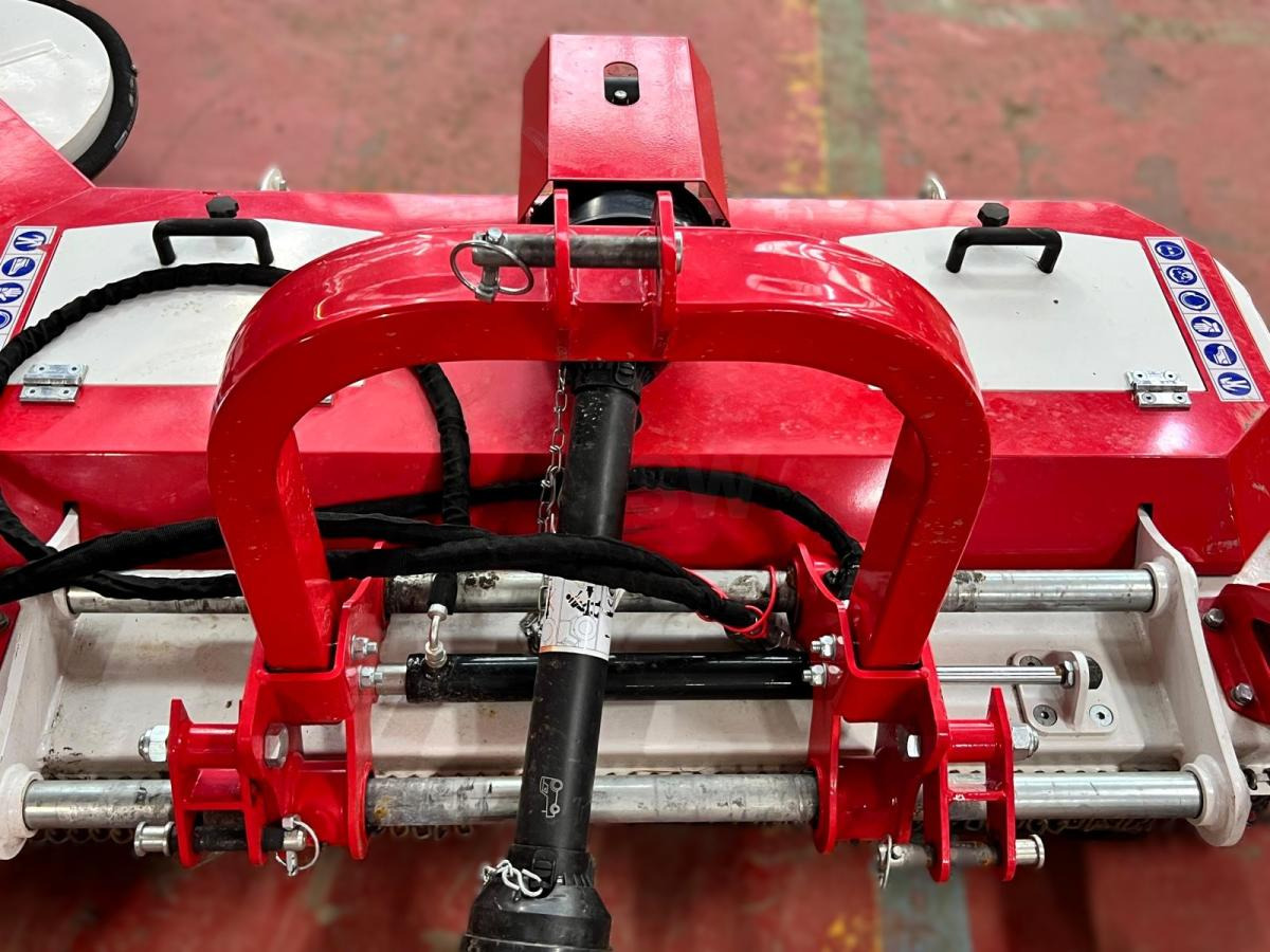 Giemme FMU180 Tondeuse portée attache 3 points pour tracteur - Kladívkový mulčovač: obrázek 5 Giemme FMU180 Tondeuse portée attache 3 points pour tracteur - Kladívkový mulčovač: obrázek 5