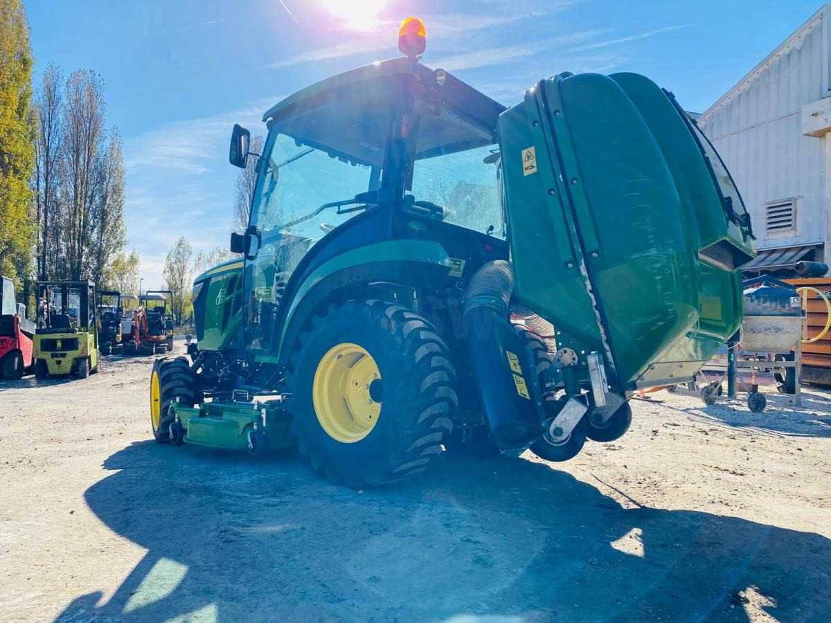 John Deere 2038R avec plateau de coupe et bas de ramassage - Malotraktor: obrázek 3 John Deere 2038R avec plateau de coupe et bas de ramassage - Malotraktor: obrázek 3