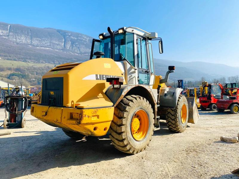 LIEBHERR Chargeuse L524 10T - Kolový nakladač: obrázek 4 LIEBHERR Chargeuse L524 10T - Kolový nakladač: obrázek 4