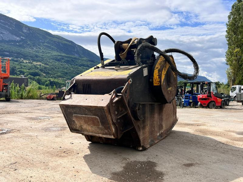MB CRUSHER BF70.2 GODET CONCASSEUR AVEC AIMANT - Lžíce na bagr pro Stavební technika: obrázek 2 MB CRUSHER BF70.2 GODET CONCASSEUR AVEC AIMANT - Lžíce na bagr pro Stavební technika: obrázek 2