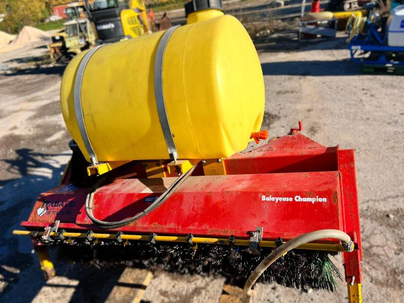 RABAUD CHAMPION BALAYEUSE ALIGNEUSE AVEC BALAIS LATERAL - Zametač: obrázek 4 RABAUD CHAMPION BALAYEUSE ALIGNEUSE AVEC BALAIS LATERAL - Zametač: obrázek 4