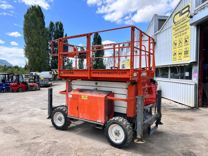 Snorkel S3370RT NACELLE CISEAUX 12M 4X4 DIESEL - Nůžková plošina: obrázek 2 Snorkel S3370RT NACELLE CISEAUX 12M 4X4 DIESEL - Nůžková plošina: obrázek 2