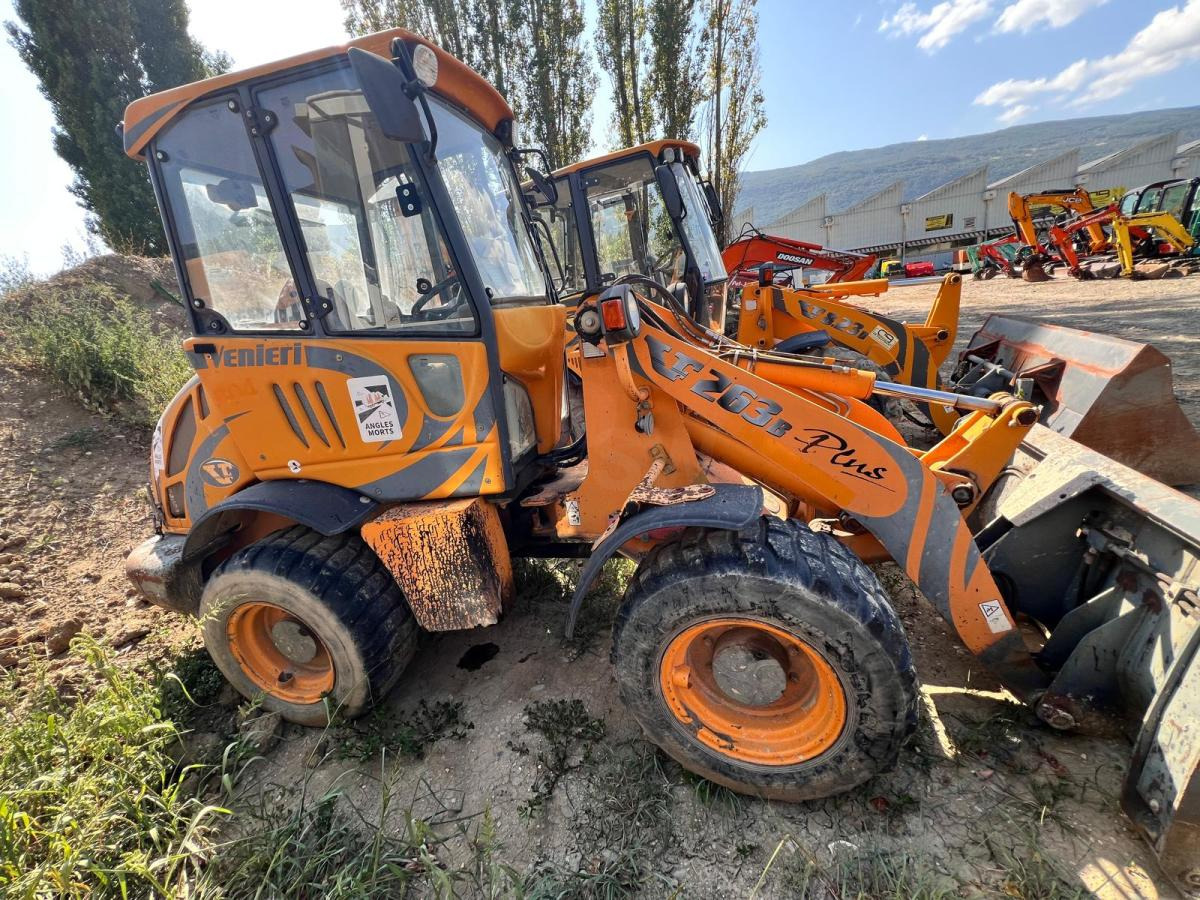 Venieri 263B PLUS CHARGEUSE SUR PNEUS - Kolový nakladač: obrázek 4 Venieri 263B PLUS CHARGEUSE SUR PNEUS - Kolový nakladač: obrázek 4