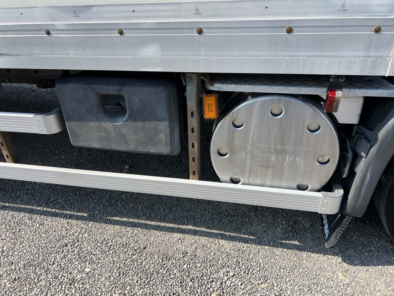 Nákladní automobil valníkový/ Plošinový Scania P320: obrázek 24