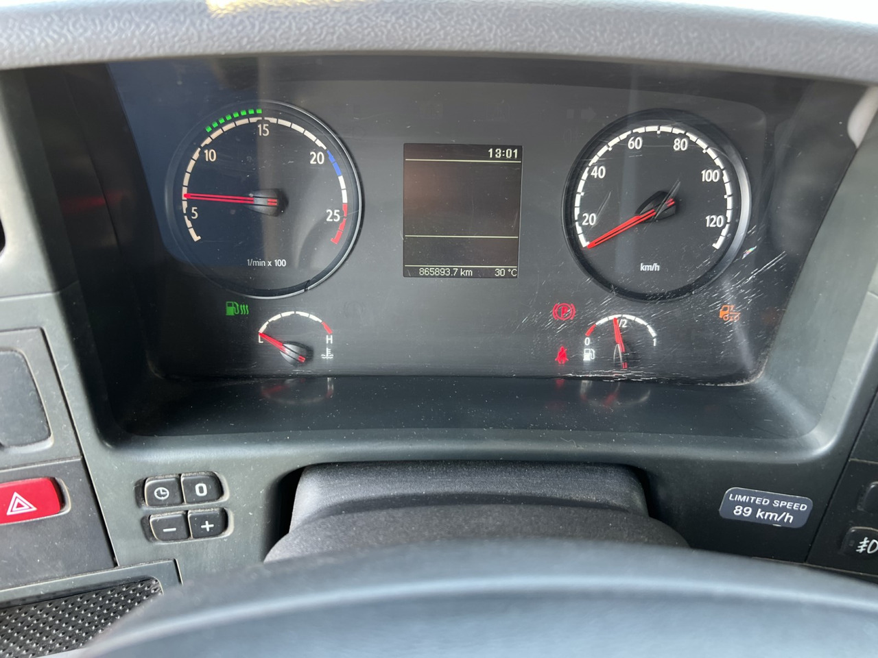 Nákladní automobil valníkový/ Plošinový Scania P320: obrázek 36