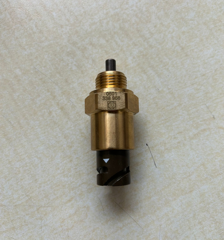 MAN KAT 1-8X8-6X6-4X4-PRESSURE SWITCH-ZF-6041212012-OFF-ROAD TRUCK - Náhradní díly: obrázek 1 MAN KAT 1-8X8-6X6-4X4-PRESSURE SWITCH-ZF-6041212012-OFF-ROAD TRUCK - Náhradní díly: obrázek 1