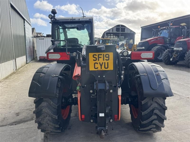 Bobcat TL 30.60 Agri - Teleskopický manipulátor: obrázek 5 Bobcat TL 30.60 Agri - Teleskopický manipulátor: obrázek 5