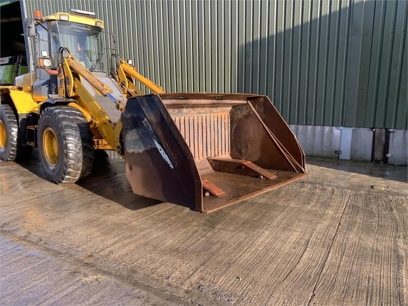 Cherry Products Hy-Tip Toe Tip Bucket - Kloubový sklápěč: obrázek 1 Cherry Products Hy-Tip Toe Tip Bucket - Kloubový sklápěč: obrázek 1