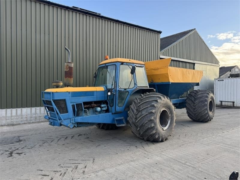 Ford 8210 Self Propelled Gravel Cart - Traktor: obrázek 1 Ford 8210 Self Propelled Gravel Cart - Traktor: obrázek 1