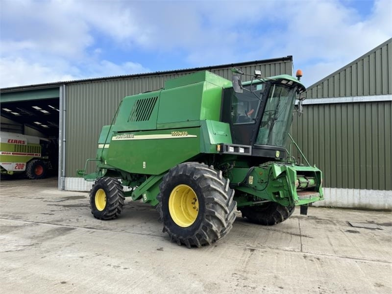 John Deere John Deere 1550 WTS c/w 620R Header - Příslušenství ke kombajnům: obrázek 1 John Deere John Deere 1550 WTS c/w 620R Header - Příslušenství ke kombajnům: obrázek 1