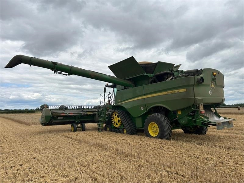 John Deere S785 4WD c/w 735D Header **Video Below** - Příslušenství ke kombajnům: obrázek 3 John Deere S785 4WD c/w 735D Header **Video Below** - Příslušenství ke kombajnům: obrázek 3