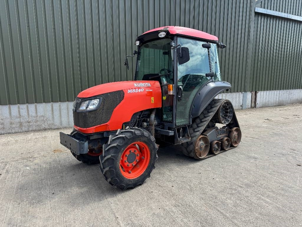 Kubota M8540 Narrow Half Track - Traktor: obrázek 1 Kubota M8540 Narrow Half Track - Traktor: obrázek 1