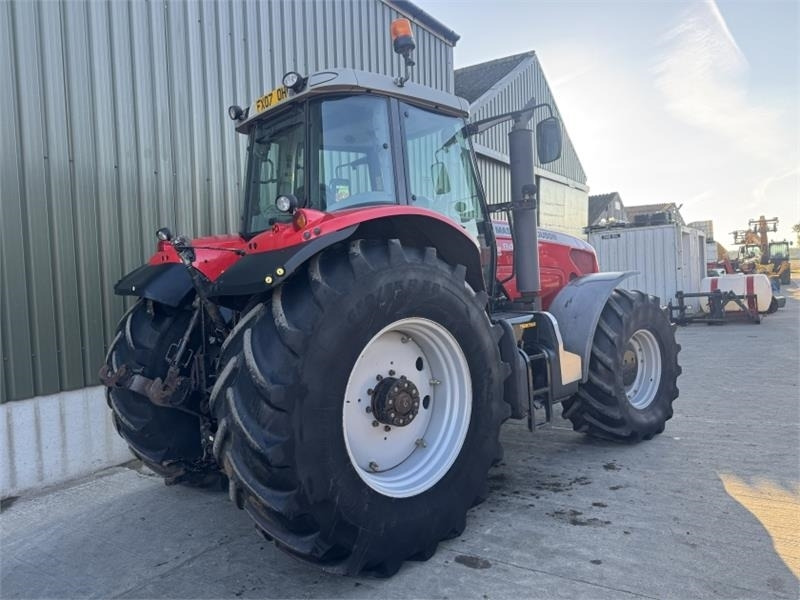 Massey Ferguson 8480 Dyna-VT - Traktor: obrázek 2 Massey Ferguson 8480 Dyna-VT - Traktor: obrázek 2