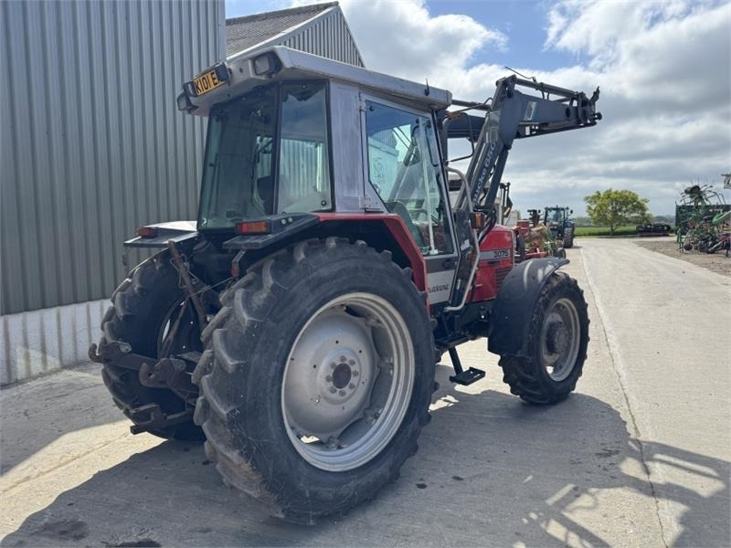 Massey Ferguson Massey Ferguson 3075 Dynashift *Low Hours* - Traktor: obrázek 4 Massey Ferguson Massey Ferguson 3075 Dynashift *Low Hours* - Traktor: obrázek 4