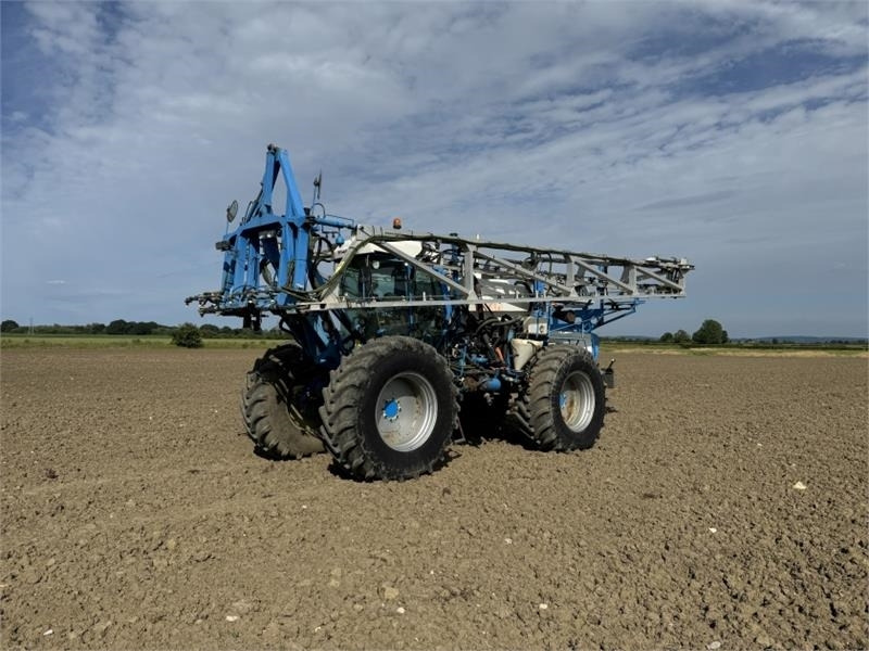 Matrot M44D 36m Self Propelled Sprayer - Nesený postřikovač: obrázek 1 Matrot M44D 36m Self Propelled Sprayer - Nesený postřikovač: obrázek 1