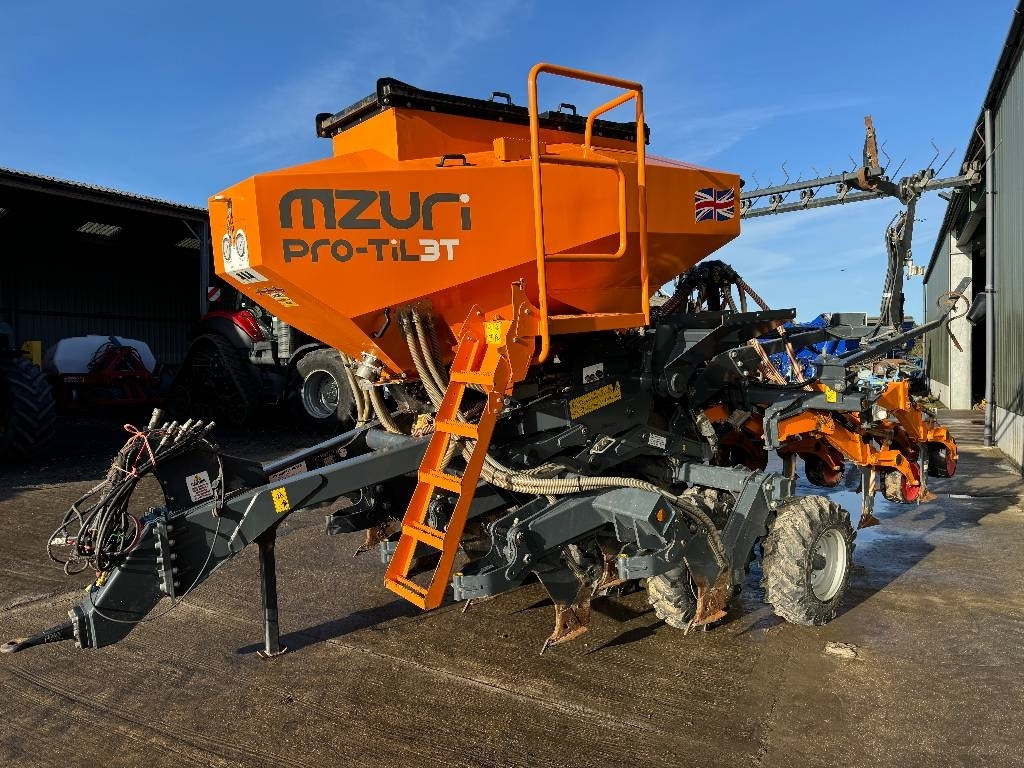 Mzuri Pro-Till 3T **Grain and Fert** - Secí stroj: obrázek 4 Mzuri Pro-Till 3T **Grain and Fert** - Secí stroj: obrázek 4