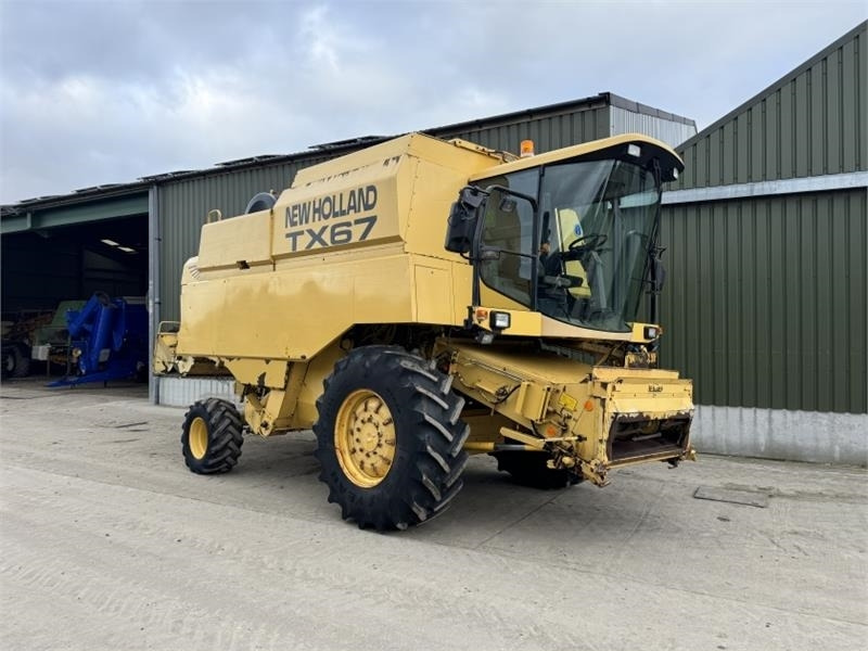 New Holland TX67 c/w 20ft Header - Příslušenství ke kombajnům: obrázek 1 New Holland TX67 c/w 20ft Header - Příslušenství ke kombajnům: obrázek 1
