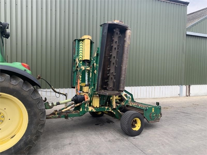 Spearhead Trident 4000 4M Folding Flail Mower  - Žací stroj: obrázek 2 Spearhead Trident 4000 4M Folding Flail Mower  - Žací stroj: obrázek 2