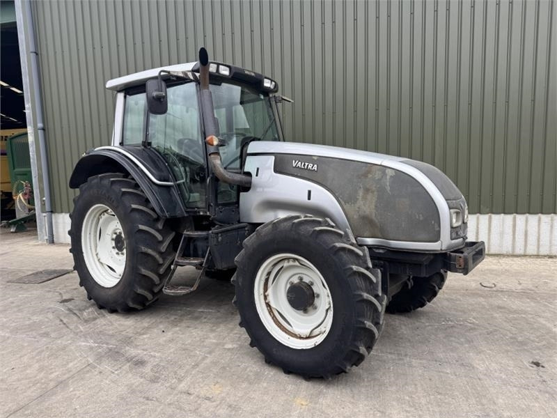 Valtra T 121 - Traktor: obrázek 3 Valtra T 121 - Traktor: obrázek 3