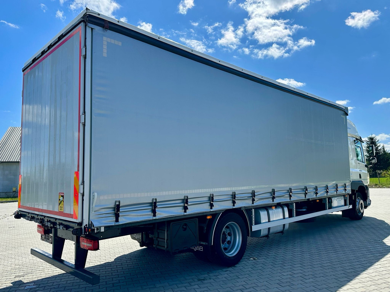 DAF CF 320 / FIRANKA / 21 EUROPALET / SYPIALKA / AUTOMAT / KLIMA POSTOJOWA / 2021 ROK TO - Plachtový nákladní auto: obrázek 4 DAF CF 320 / FIRANKA / 21 EUROPALET / SYPIALKA / AUTOMAT / KLIMA POSTOJOWA / 2021 ROK TO - Plachtový nákladní auto: obrázek 4