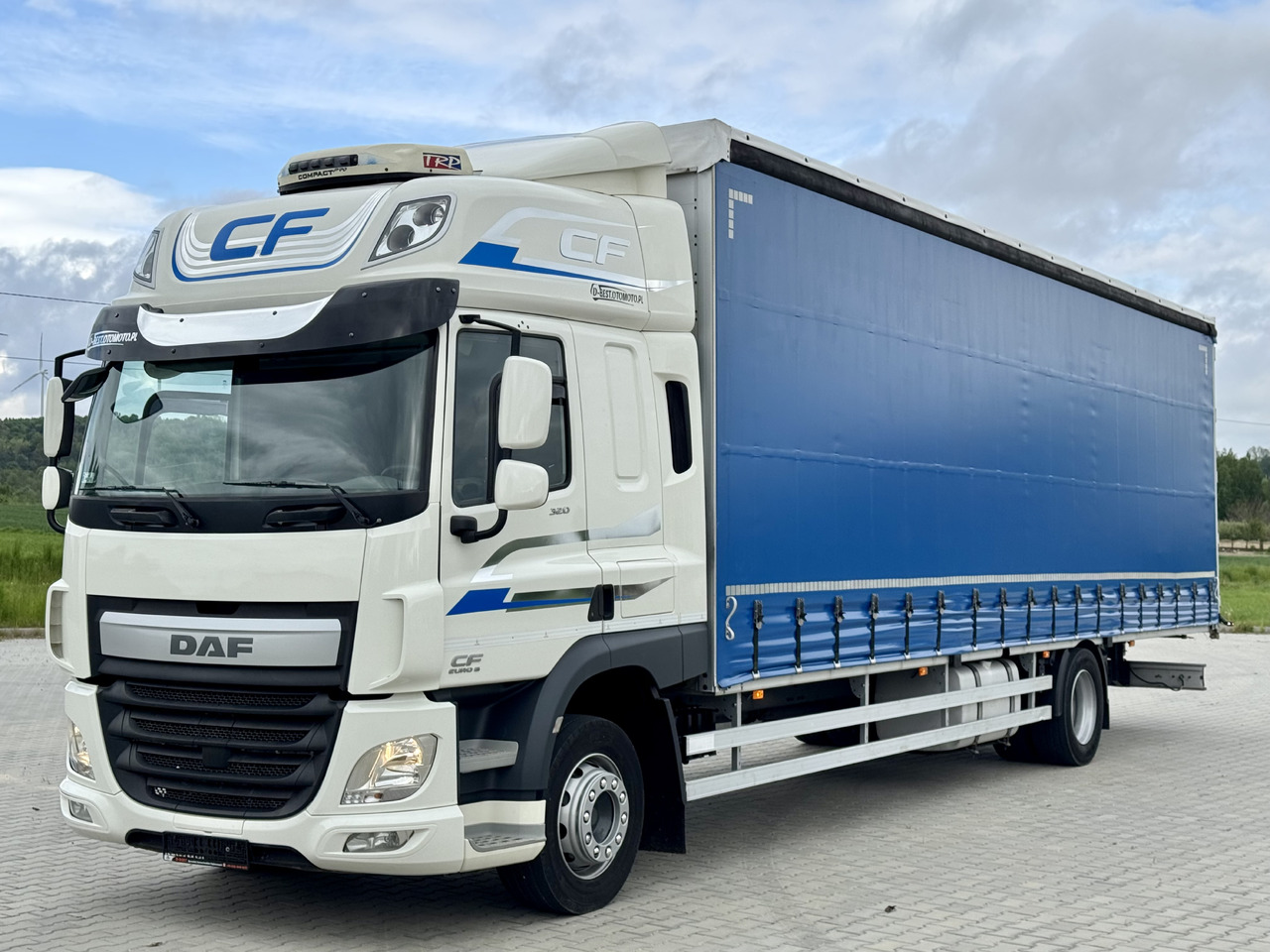 DAF CF 320 / FIRANKA / 24 EUROPALETY / SYPIALKA / AUTOMAT / KLIMA POSTOJOWA / 2017 ROK - Plachtový nákladní auto: obrázek 2 DAF CF 320 / FIRANKA / 24 EUROPALETY / SYPIALKA / AUTOMAT / KLIMA POSTOJOWA / 2017 ROK - Plachtový nákladní auto: obrázek 2