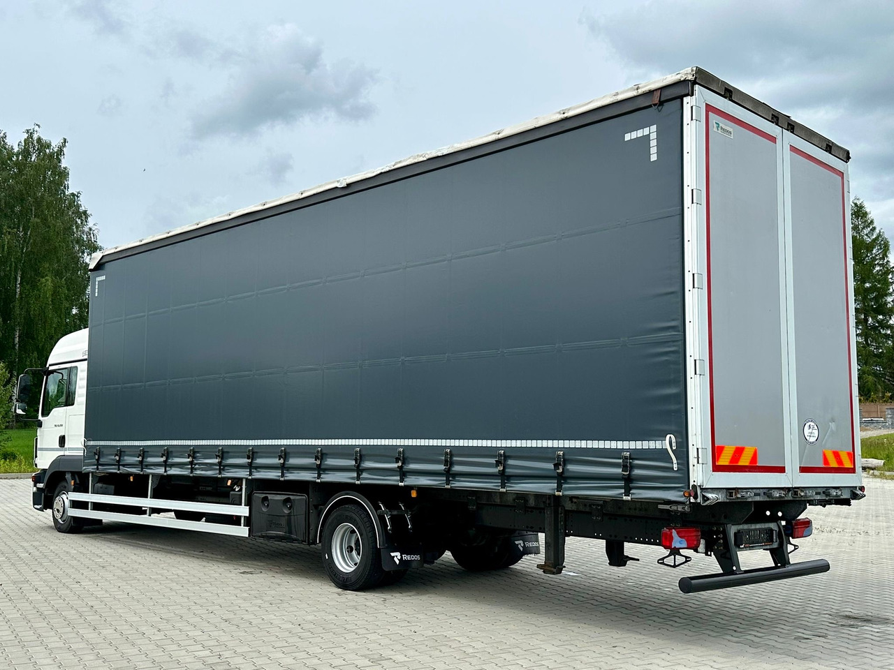 MAN TGL 12.250 / FIRANKA / 23 EUROPALETY / 9.5 M DŁUGOŚCI / NISKI PRZEBIEG / SYPIALKA / 2020 ROK - Plachtový nákladní auto: obrázek 4 MAN TGL 12.250 / FIRANKA / 23 EUROPALETY / 9.5 M DŁUGOŚCI / NISKI PRZEBIEG / SYPIALKA / 2020 ROK - Plachtový nákladní auto: obrázek 4