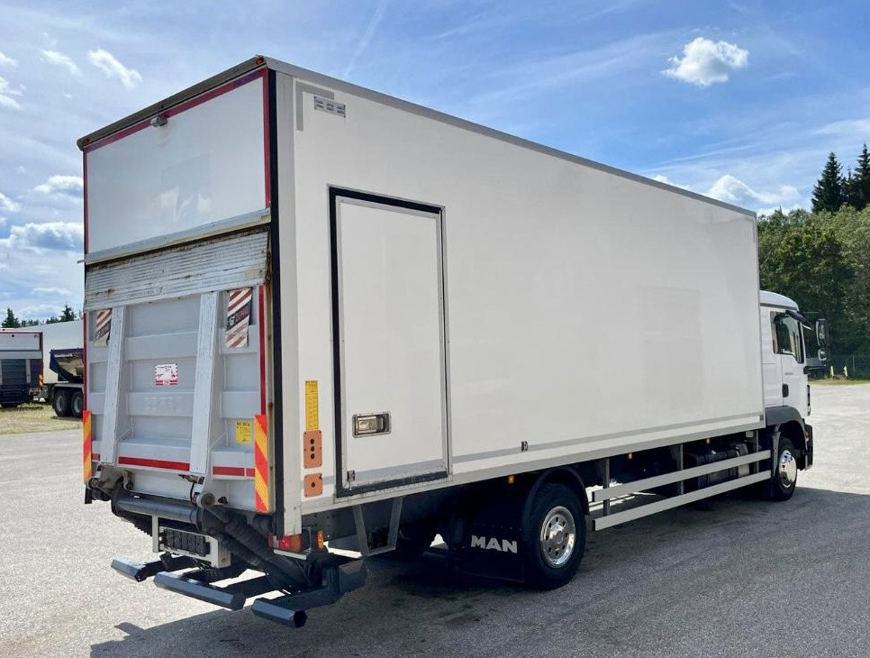 MAN TGM 12.250 / TGL / IZOTERMA / WINDA / 18 EUROPALET / SYPIALKA / AUTOMAT / 2018 ROK - Izotermický nákladní automobil: obrázek 3 MAN TGM 12.250 / TGL / IZOTERMA / WINDA / 18 EUROPALET / SYPIALKA / AUTOMAT / 2018 ROK - Izotermický nákladní automobil: obrázek 3