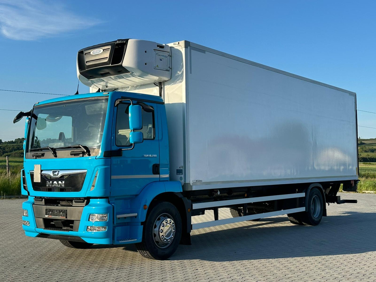 MAN TGM 18.290 / CHŁODNIA / WINDA / 20 EUROPALET / 8.2 M DŁUGOŚCI / 2018 ROK / 410 TYS KM - Chladírenský nákladní automobil: obrázek 2 MAN TGM 18.290 / CHŁODNIA / WINDA / 20 EUROPALET / 8.2 M DŁUGOŚCI / 2018 ROK / 410 TYS KM - Chladírenský nákladní automobil: obrázek 2