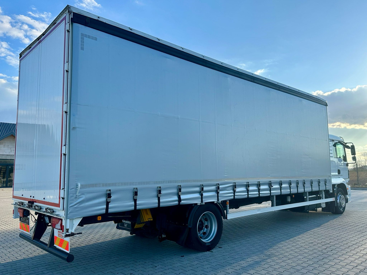 MAN TGM 18.290 / FIRANKA / WINDA / 22 EUROPALETY / AUTOMAT / SYPIALKA / 9 059 KG ŁADOWNOŚCI / NISKI PRZEBIEG / ZSUWANY DACH / EURO 6 - Plachtový nákladní auto: obrázek 5 MAN TGM 18.290 / FIRANKA / WINDA / 22 EUROPALETY / AUTOMAT / SYPIALKA / 9 059 KG ŁADOWNOŚCI / NISKI PRZEBIEG / ZSUWANY DACH / EURO 6 - Plachtový nákladní auto: obrázek 5