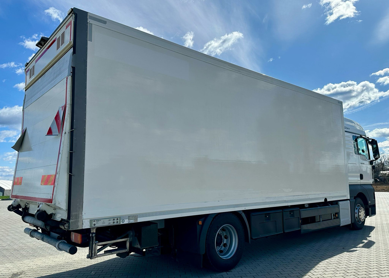 MAN TGX 18.360 / CHŁODNIA / WINDA / AUTOMAT / 19 EUROPALET / THERMO KING / SYPIALKA / SPROWADZONY - Chladírenský nákladní automobil: obrázek 4 MAN TGX 18.360 / CHŁODNIA / WINDA / AUTOMAT / 19 EUROPALET / THERMO KING / SYPIALKA / SPROWADZONY - Chladírenský nákladní automobil: obrázek 4