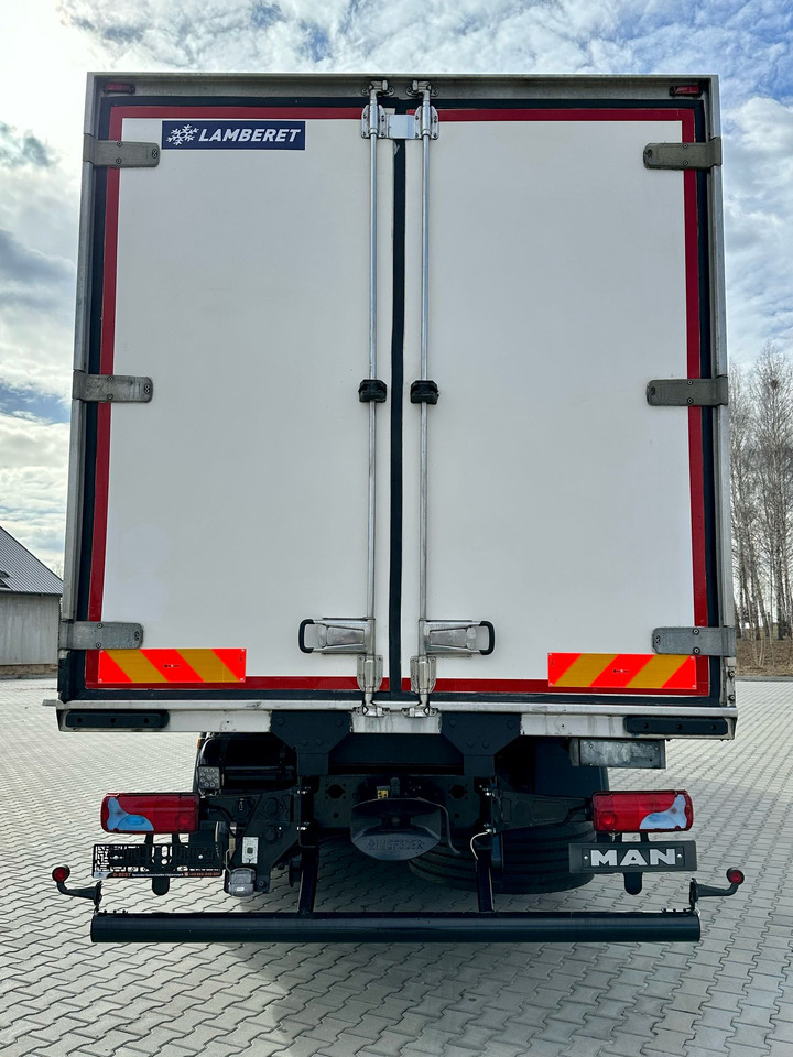MAN TGX 26.420 / CHŁODNIA / LAMBERET / 18 EUROPALET / 6x2 / 2017 ROK / SYPIALKA - Chladírenský nákladní automobil: obrázek 4 MAN TGX 26.420 / CHŁODNIA / LAMBERET / 18 EUROPALET / 6x2 / 2017 ROK / SYPIALKA - Chladírenský nákladní automobil: obrázek 4