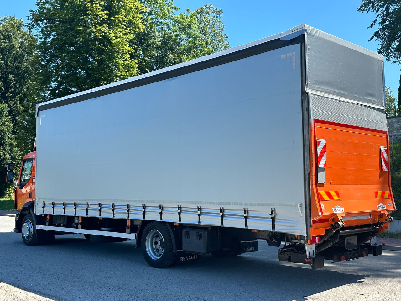 RENAULT D 18 / 280 / FIRANKA / WINDA / 8.6 M DŁUGOŚCI / 21 EUROPALET / NOWE OPONY / ŁADOWNOŚĆ 9.380 KG / AUTOMAT / SERWISOWANA / SPROWADZONA - Plachtový nákladní auto: obrázek 3 RENAULT D 18 / 280 / FIRANKA / WINDA / 8.6 M DŁUGOŚCI / 21 EUROPALET / NOWE OPONY / ŁADOWNOŚĆ 9.380 KG / AUTOMAT / SERWISOWANA / SPROWADZONA - Plachtový nákladní auto: obrázek 3