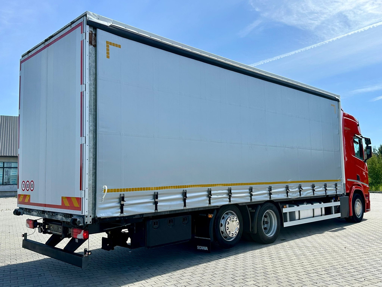 SCANIA R410 / FIRANKA / 21 EUROPALET / 8.5 M DŁUGOŚCI / 6x2 / PODWIESZA - Plachtový nákladní auto: obrázek 4 SCANIA R410 / FIRANKA / 21 EUROPALET / 8.5 M DŁUGOŚCI / 6x2 / PODWIESZA - Plachtový nákladní auto: obrázek 4