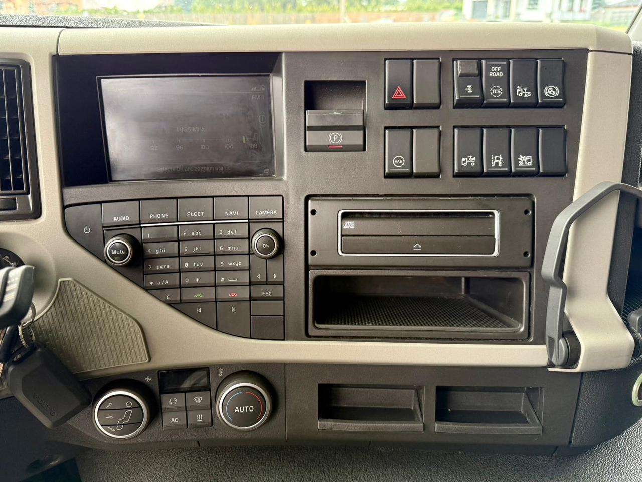 VOLVO FM 410 / FIRANKA / 18 EUROPALET / AUTOMAT / SYPIALKA / SPROWADZONE / 2017 ROK leasing VOLVO FM 410 / FIRANKA / 18 EUROPALET / AUTOMAT / SYPIALKA / SPROWADZONE / 2017 ROK: obrázek 18 VOLVO FM 410 / FIRANKA / 18 EUROPALET / AUTOMAT / SYPIALKA / SPROWADZONE / 2017 ROK leasing VOLVO FM 410 / FIRANKA / 18 EUROPALET / AUTOMAT / SYPIALKA / SPROWADZONE / 2017 ROK: obrázek 18