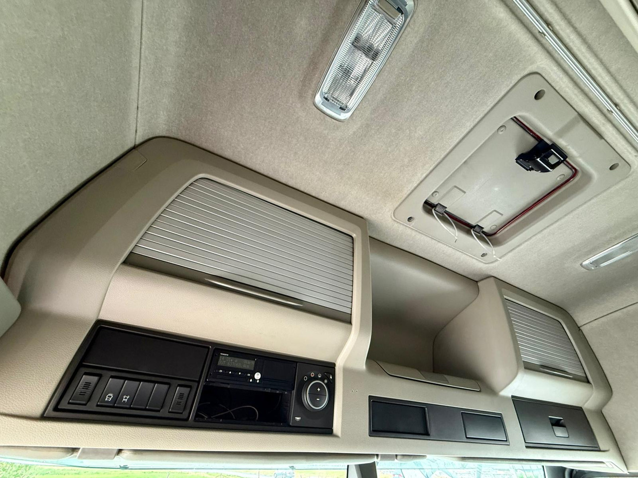 VOLVO FM 410 / FIRANKA / 18 EUROPALET / AUTOMAT / SYPIALKA / SPROWADZONE / 2017 ROK leasing VOLVO FM 410 / FIRANKA / 18 EUROPALET / AUTOMAT / SYPIALKA / SPROWADZONE / 2017 ROK: obrázek 16 VOLVO FM 410 / FIRANKA / 18 EUROPALET / AUTOMAT / SYPIALKA / SPROWADZONE / 2017 ROK leasing VOLVO FM 410 / FIRANKA / 18 EUROPALET / AUTOMAT / SYPIALKA / SPROWADZONE / 2017 ROK: obrázek 16