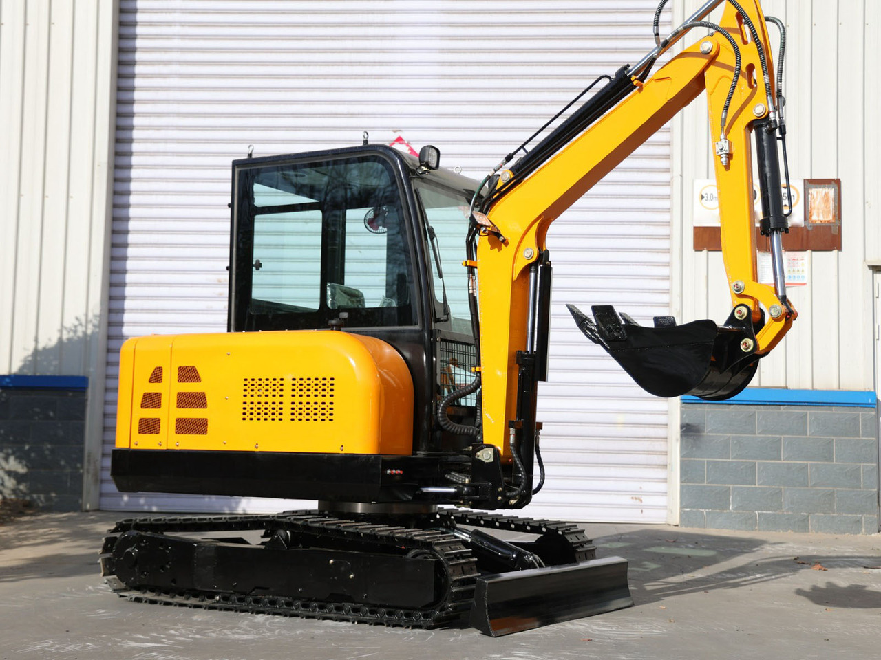 Müller Machinery - Xinchai 4D32 Motor Diesel Mini excavator 3.5 Ton - Müller Machinery MB 35 - VKSH - Mini rýpadlo: obrázek 3 Müller Machinery - Xinchai 4D32 Motor Diesel Mini excavator 3.5 Ton - Müller Machinery MB 35 - VKSH - Mini rýpadlo: obrázek 3