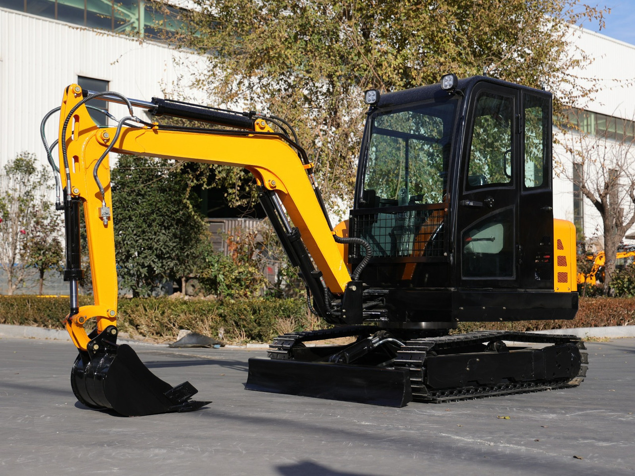 Müller Machinery - Xinchai 4D32 Motor Diesel Mini excavator 3.5 Ton - Müller Machinery MB 35 - VKSH - Mini rýpadlo: obrázek 2 Müller Machinery - Xinchai 4D32 Motor Diesel Mini excavator 3.5 Ton - Müller Machinery MB 35 - VKSH - Mini rýpadlo: obrázek 2
