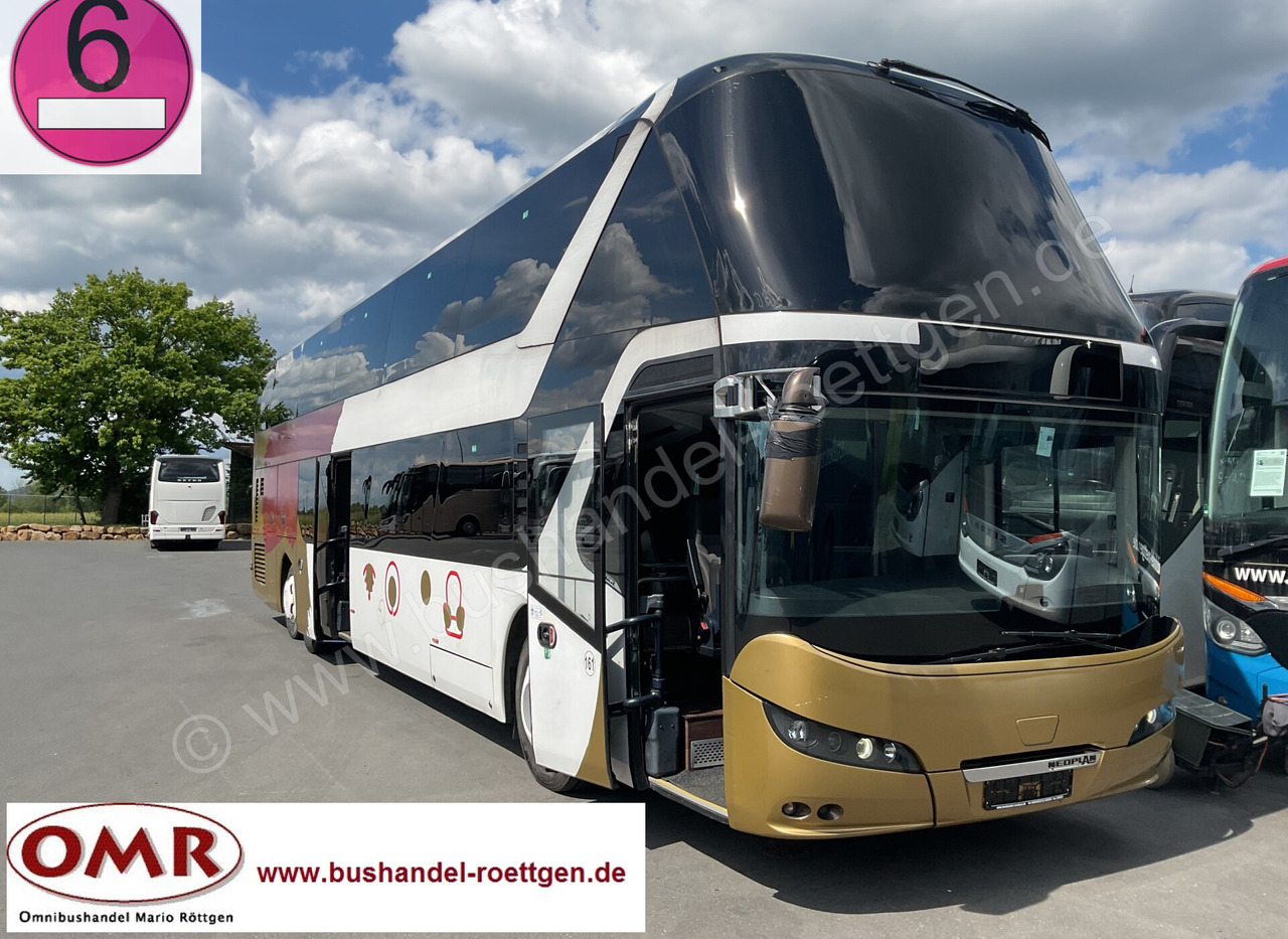 Dvoupatrový autobus Neoplan Skyliner L: obrázek 1
