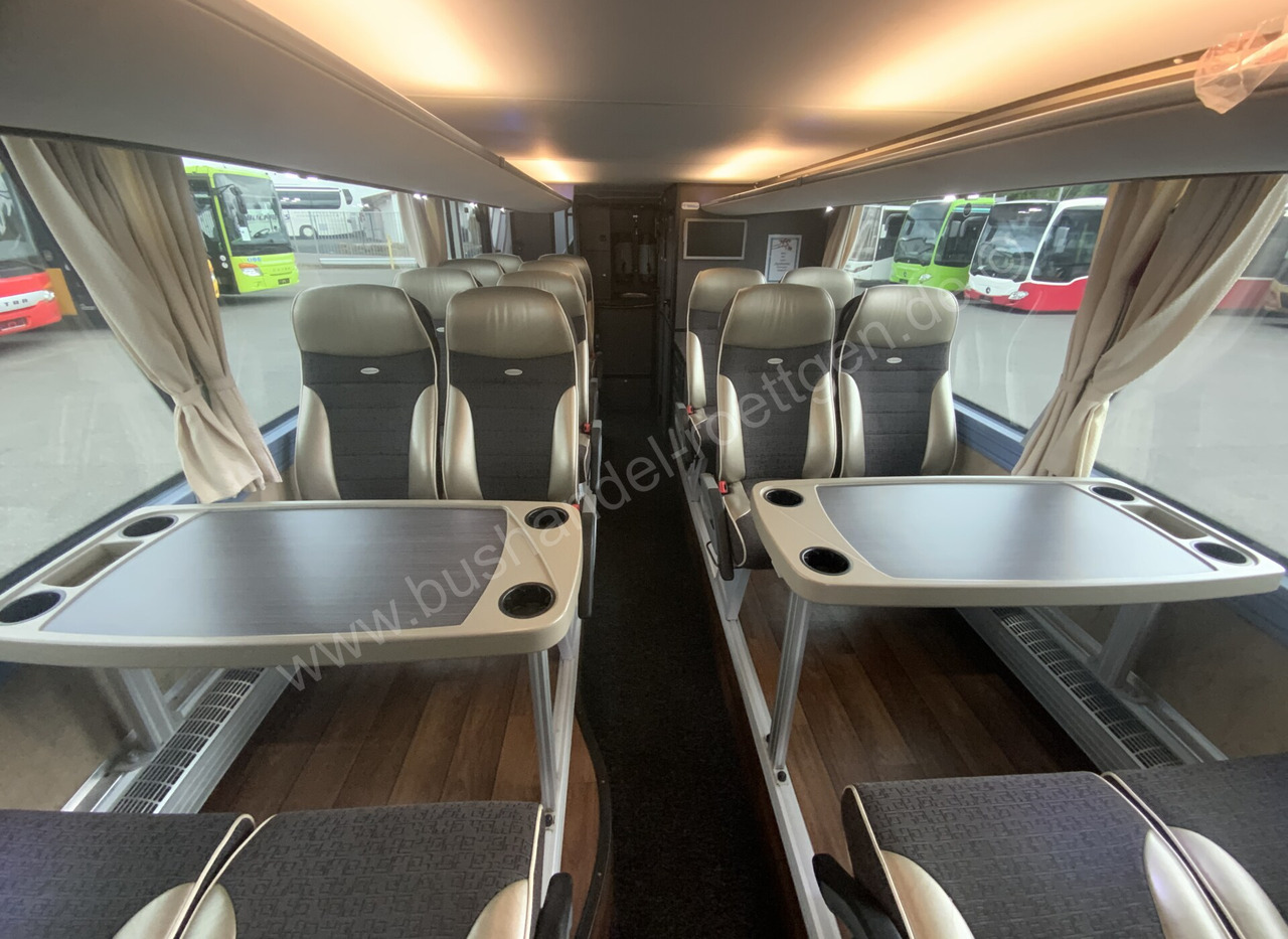 Dvoupatrový autobus Neoplan Skyliner L: obrázek 13