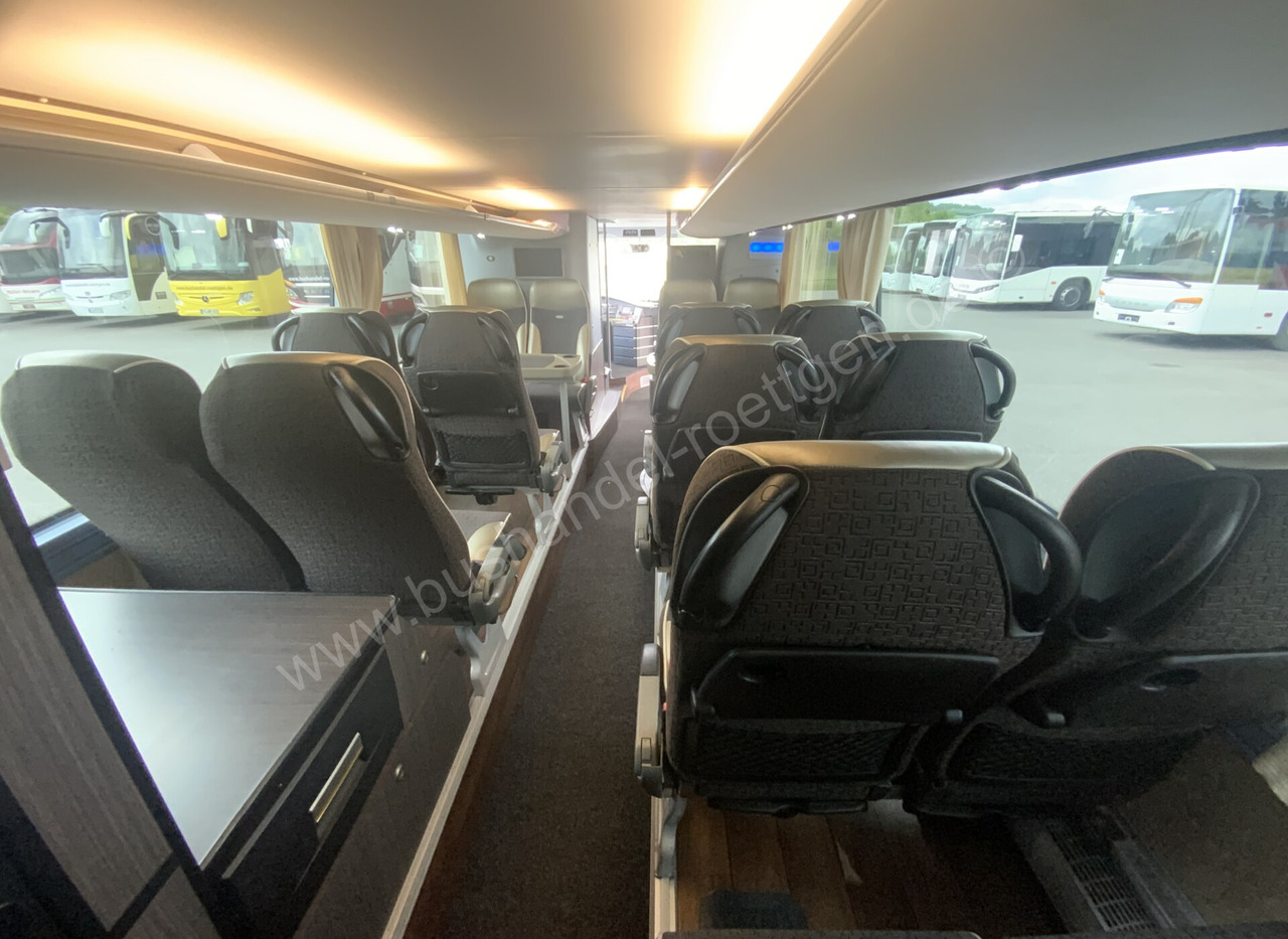 Dvoupatrový autobus Neoplan Skyliner L: obrázek 18