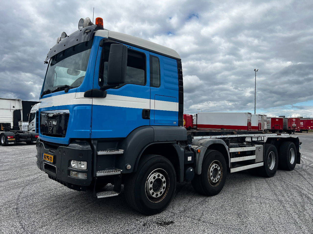 MAN TGS 41.480 8x4, Retarder, Euro 5 - Kontejnérový podvozek/ Výměnná nástavba: obrázek 2 MAN TGS 41.480 8x4, Retarder, Euro 5 - Kontejnérový podvozek/ Výměnná nástavba: obrázek 2