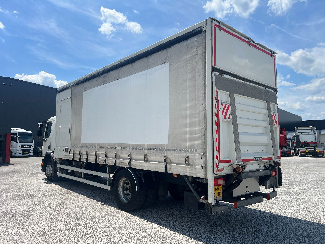 Volvo FE 250 Euro 6, 19T - Plachtový nákladní auto: obrázek 4 Volvo FE 250 Euro 6, 19T - Plachtový nákladní auto: obrázek 4