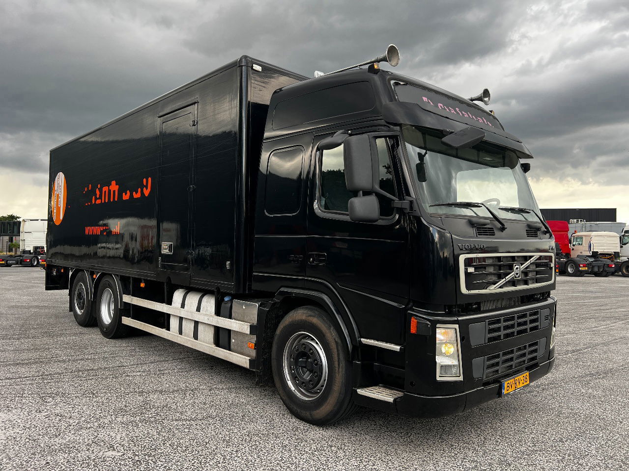 Volvo FM 9.300 Globe 6x2, Euro 5 - Skříňový nákladní auto: obrázek 2 Volvo FM 9.300 Globe 6x2, Euro 5 - Skříňový nákladní auto: obrázek 2
