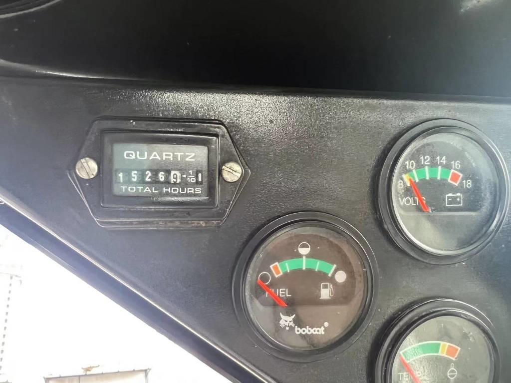 Bobcat S 450 - Pásové rýpadlo: obrázek 4 Bobcat S 450 - Pásové rýpadlo: obrázek 4