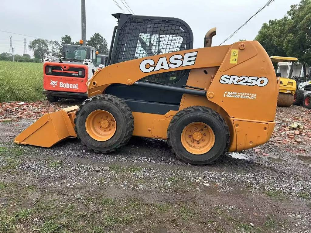 CASE SR 250 - Smykový nakladač: obrázek 3 CASE SR 250 - Smykový nakladač: obrázek 3