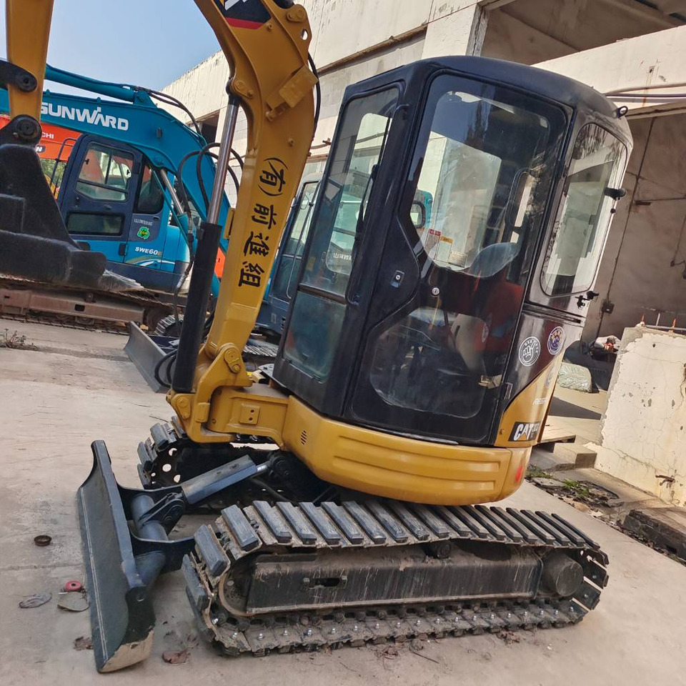 CAT 303 CR - Mini rýpadlo: obrázek 3 CAT 303 CR - Mini rýpadlo: obrázek 3