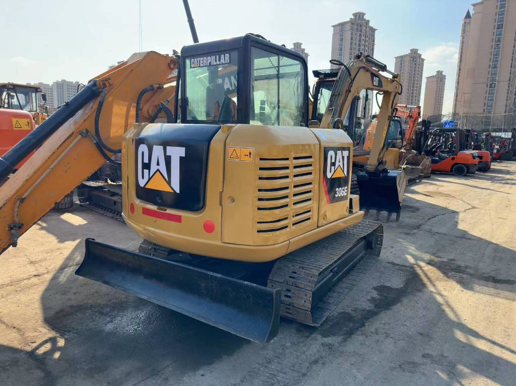 CAT 306E - Mini rýpadlo: obrázek 1 CAT 306E - Mini rýpadlo: obrázek 1