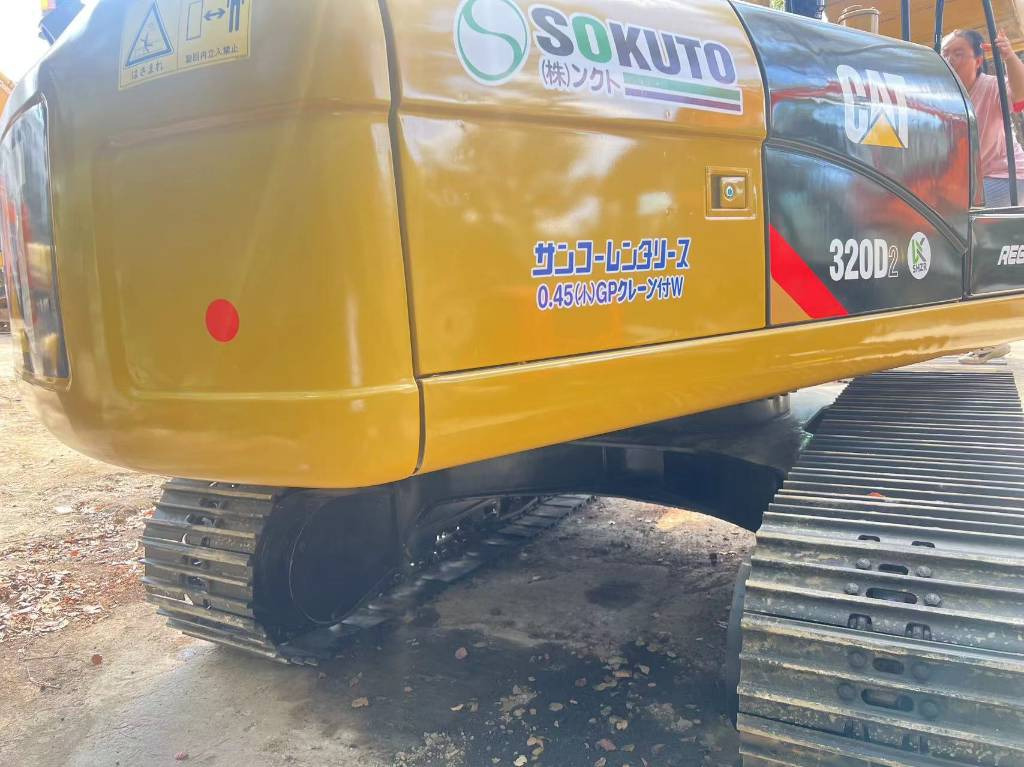 CAT 320 D L - Pásové rýpadlo: obrázek 4 CAT 320 D L - Pásové rýpadlo: obrázek 4