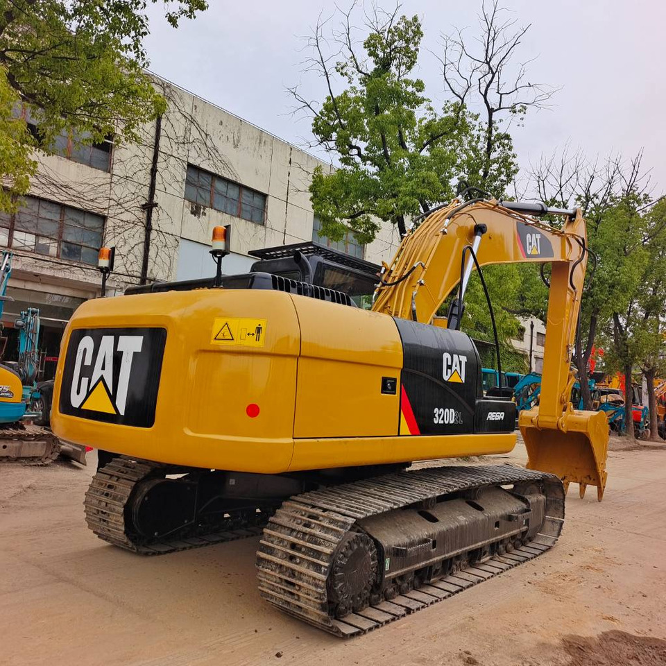 CAT 320 D2L - Pásové rýpadlo: obrázek 3 CAT 320 D2L - Pásové rýpadlo: obrázek 3